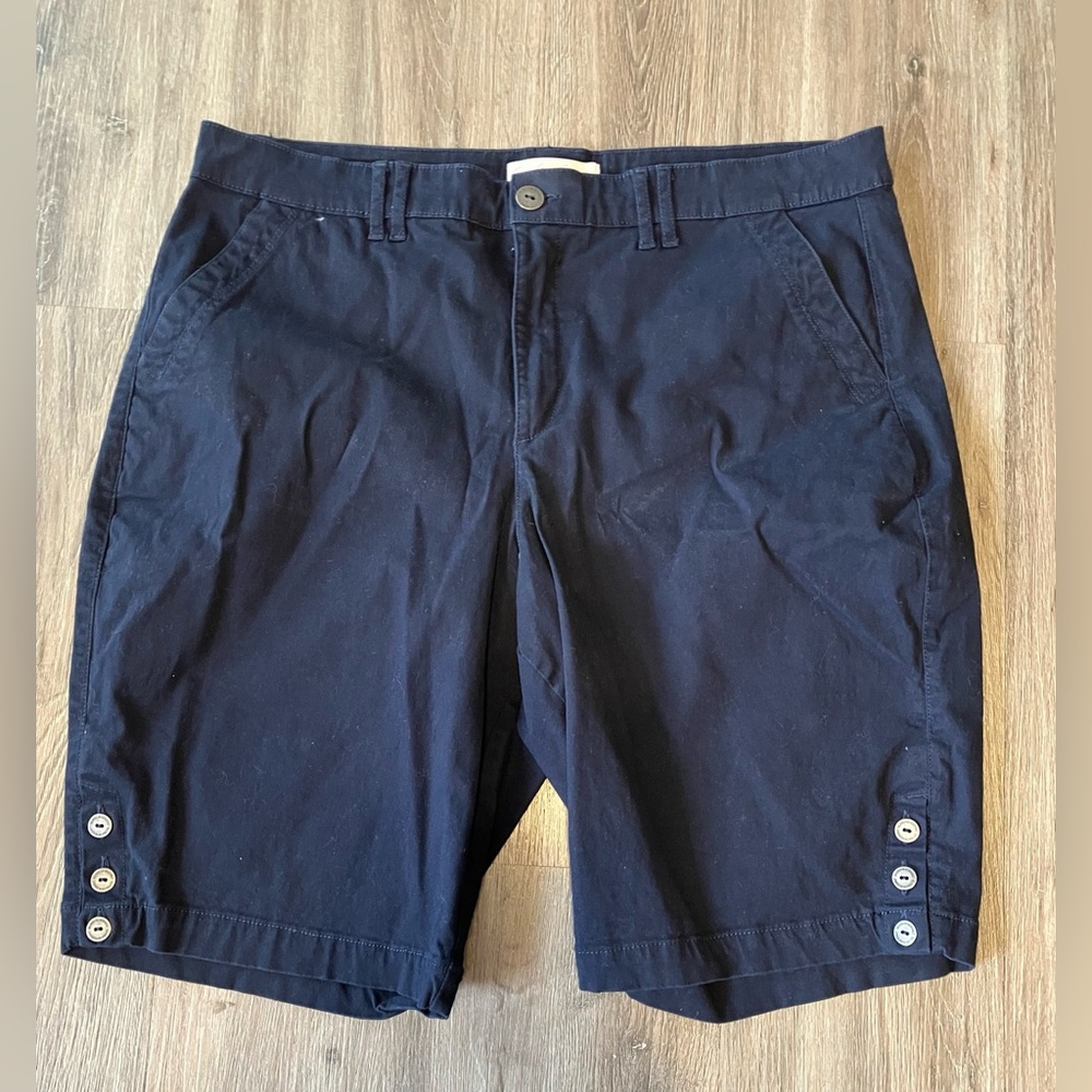 Gloria Vanderbilt Khaki Unltd Navy Shorts size 16